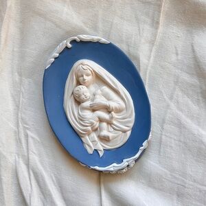 Mother‎ and Child Cameo Blue White Wedgwood Style Wall Plaque Decor 6” Tall